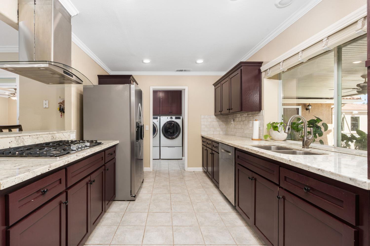 10024 E Bullard Ave, Clovis, CA 93619