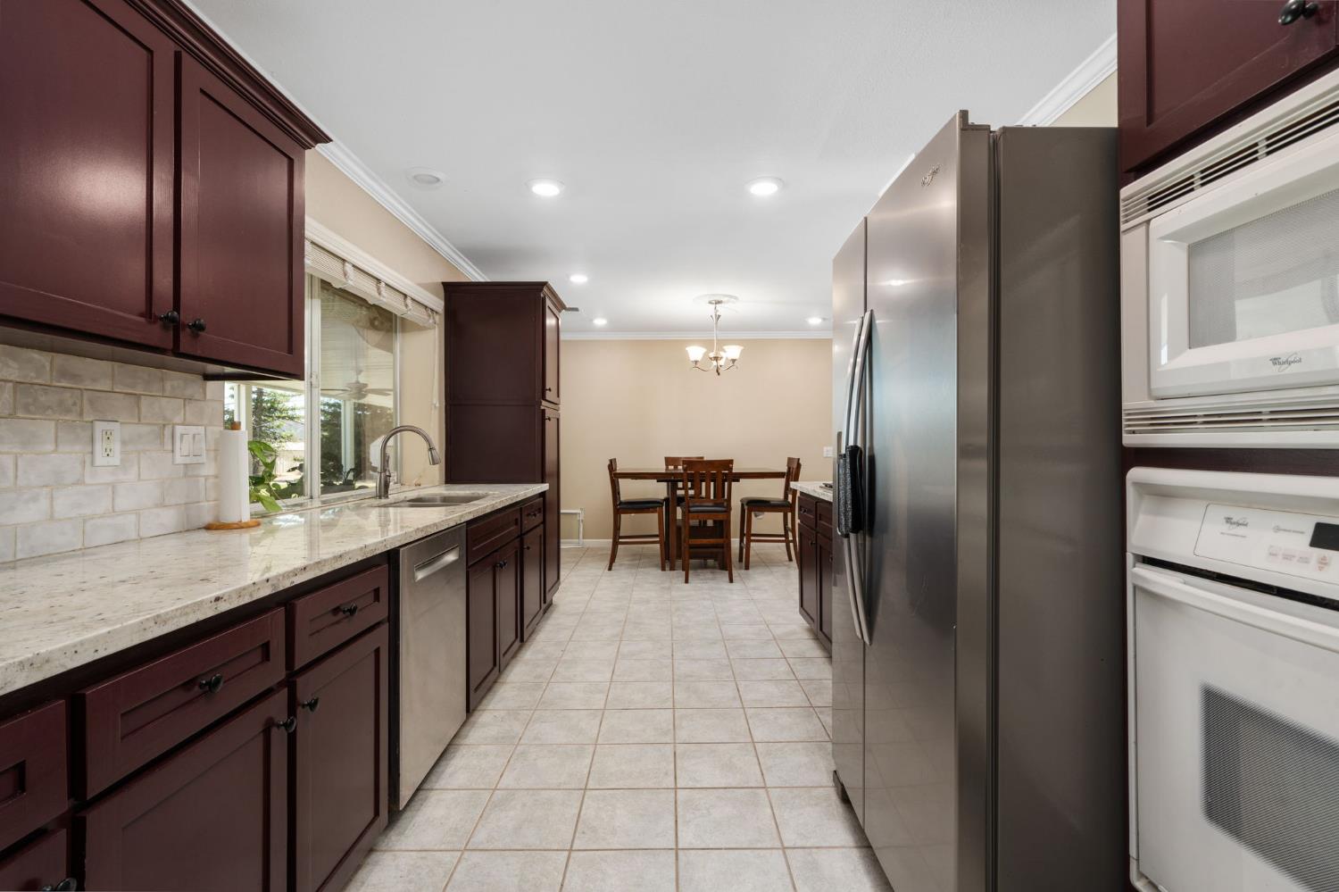 10024 E Bullard Ave, Clovis, CA 93619