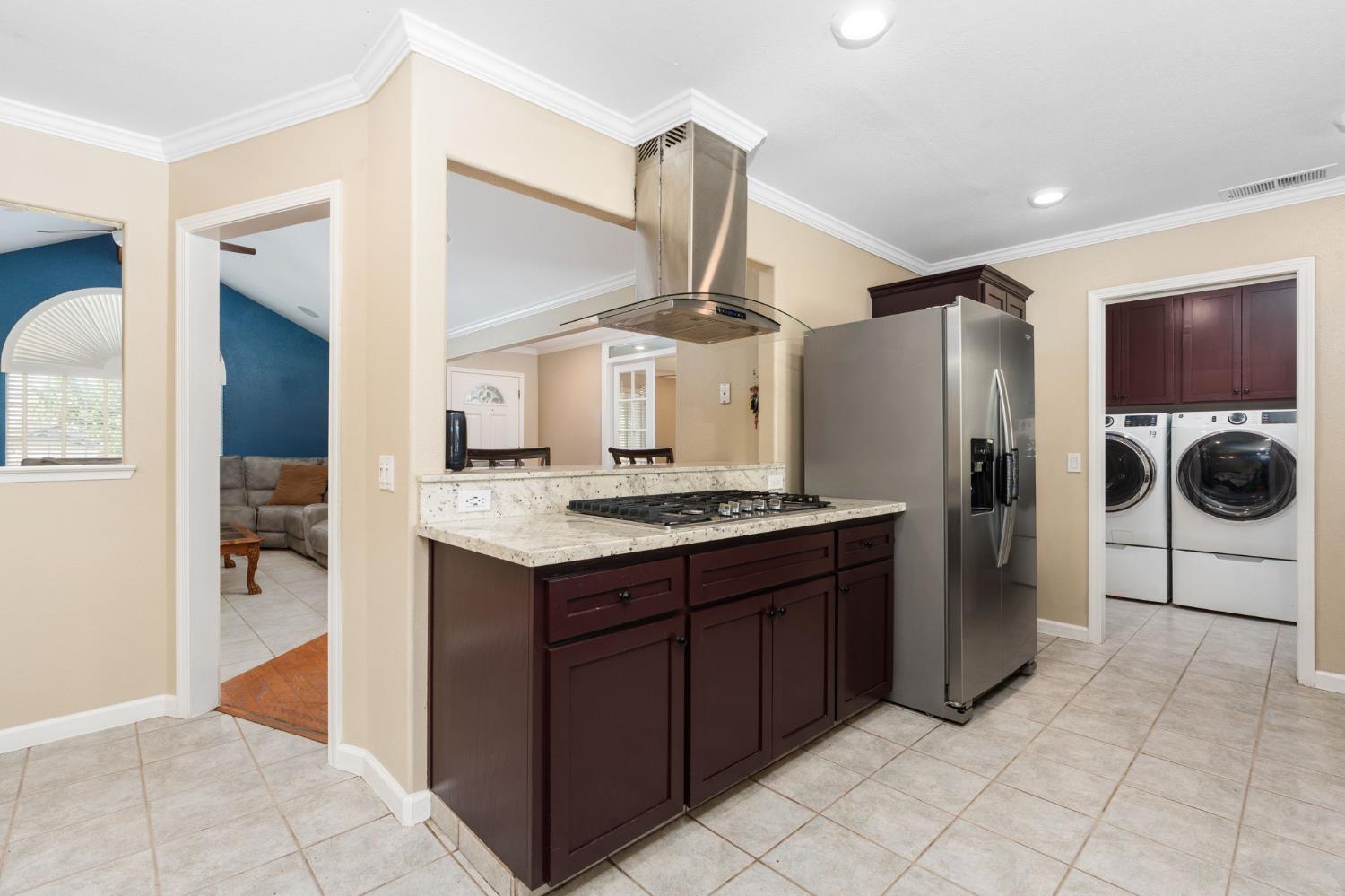 10024 E Bullard Ave, Clovis, CA 93619