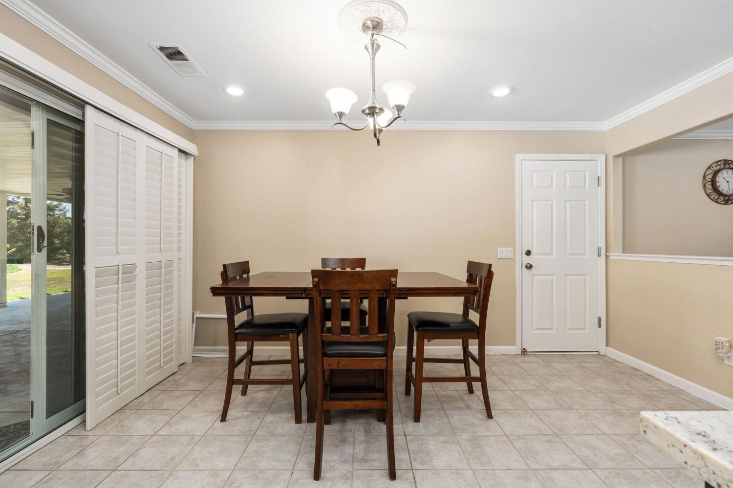 10024 E Bullard Ave, Clovis, CA 93619