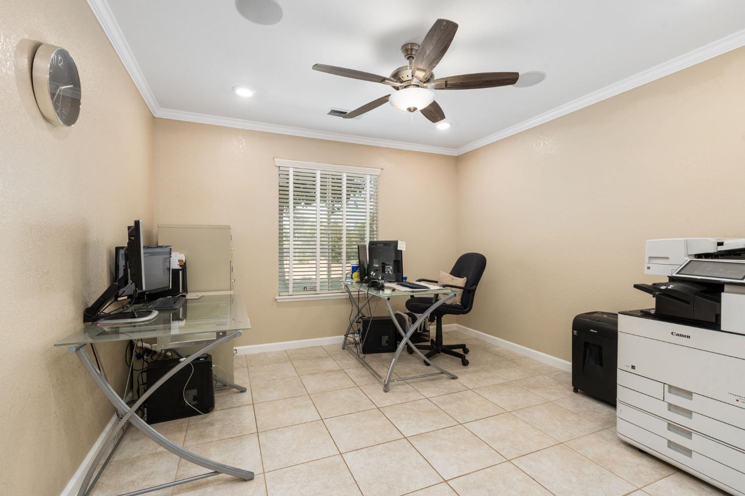 10024 E Bullard Ave, Clovis, CA 93619