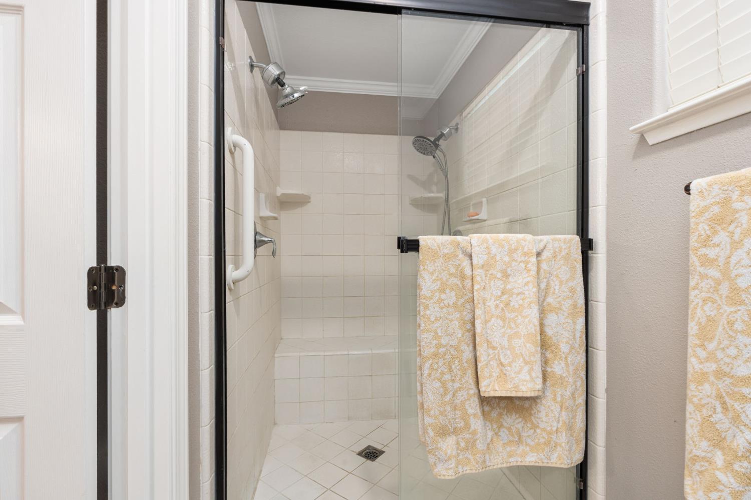 10024 E Bullard Ave, Clovis, CA 93619