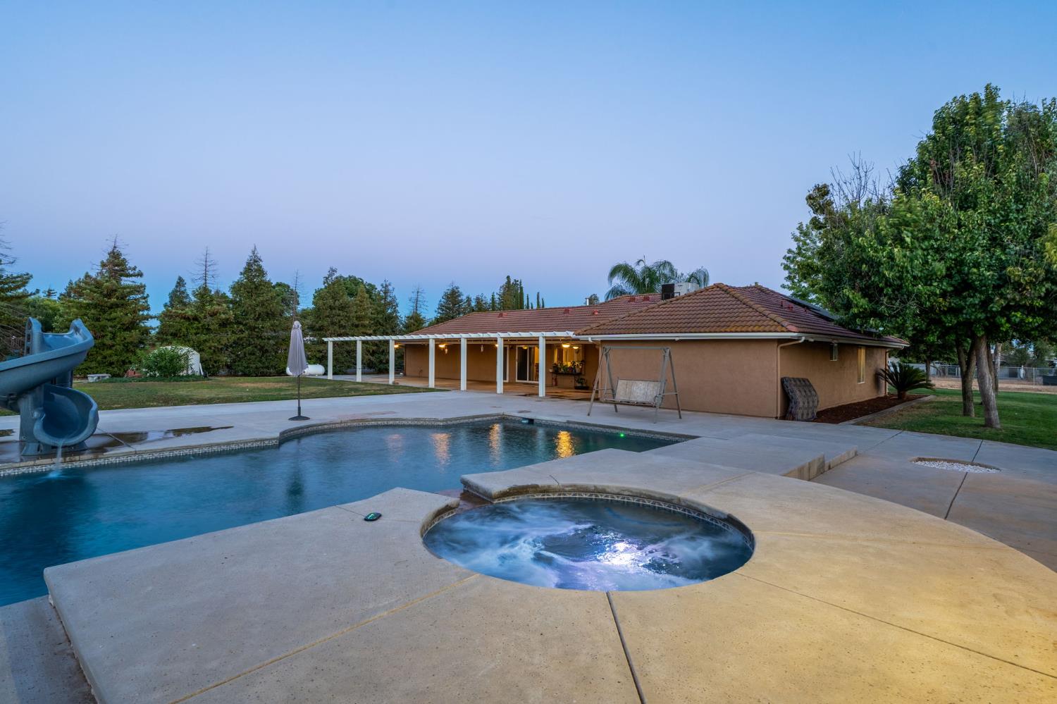 10024 E Bullard Ave, Clovis, CA 93619