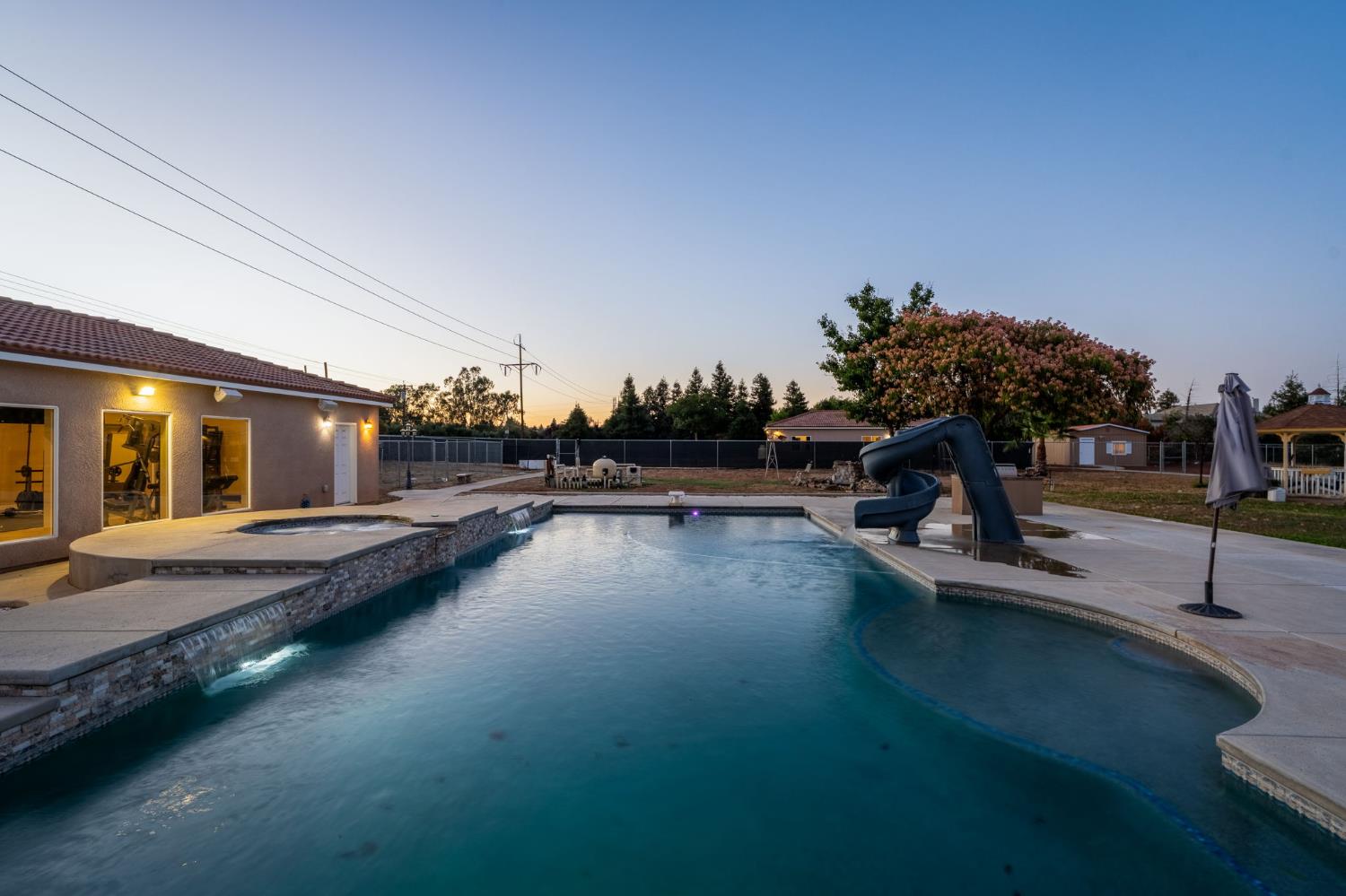 10024 E Bullard Ave, Clovis, CA 93619