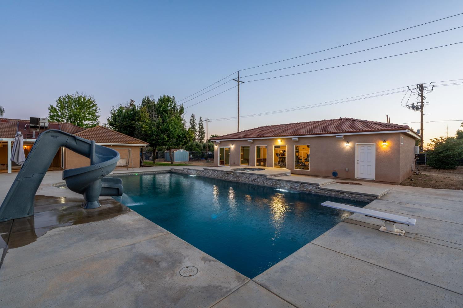 10024 E Bullard Ave, Clovis, CA 93619