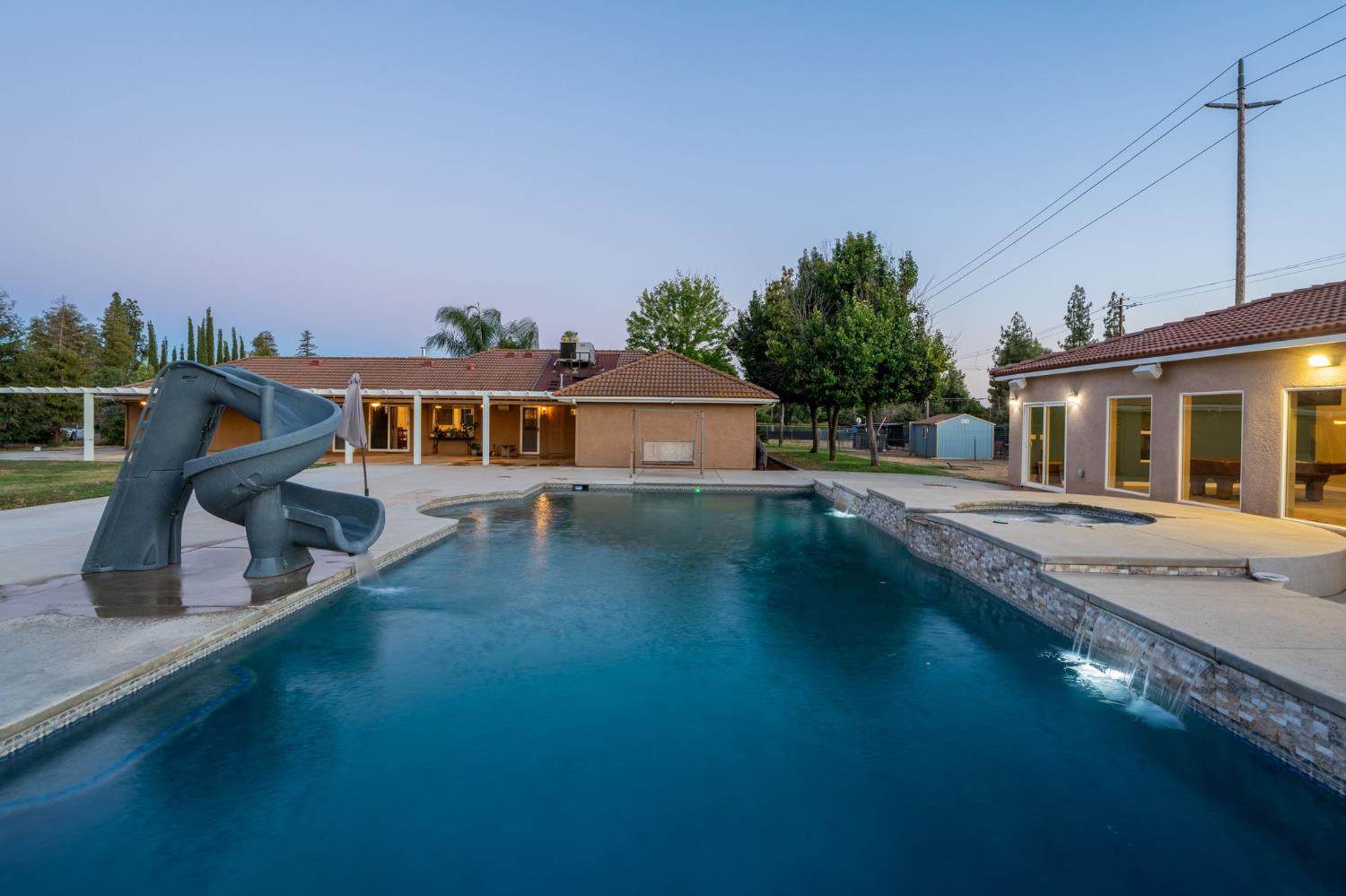 10024 E Bullard Ave, Clovis, CA 93619