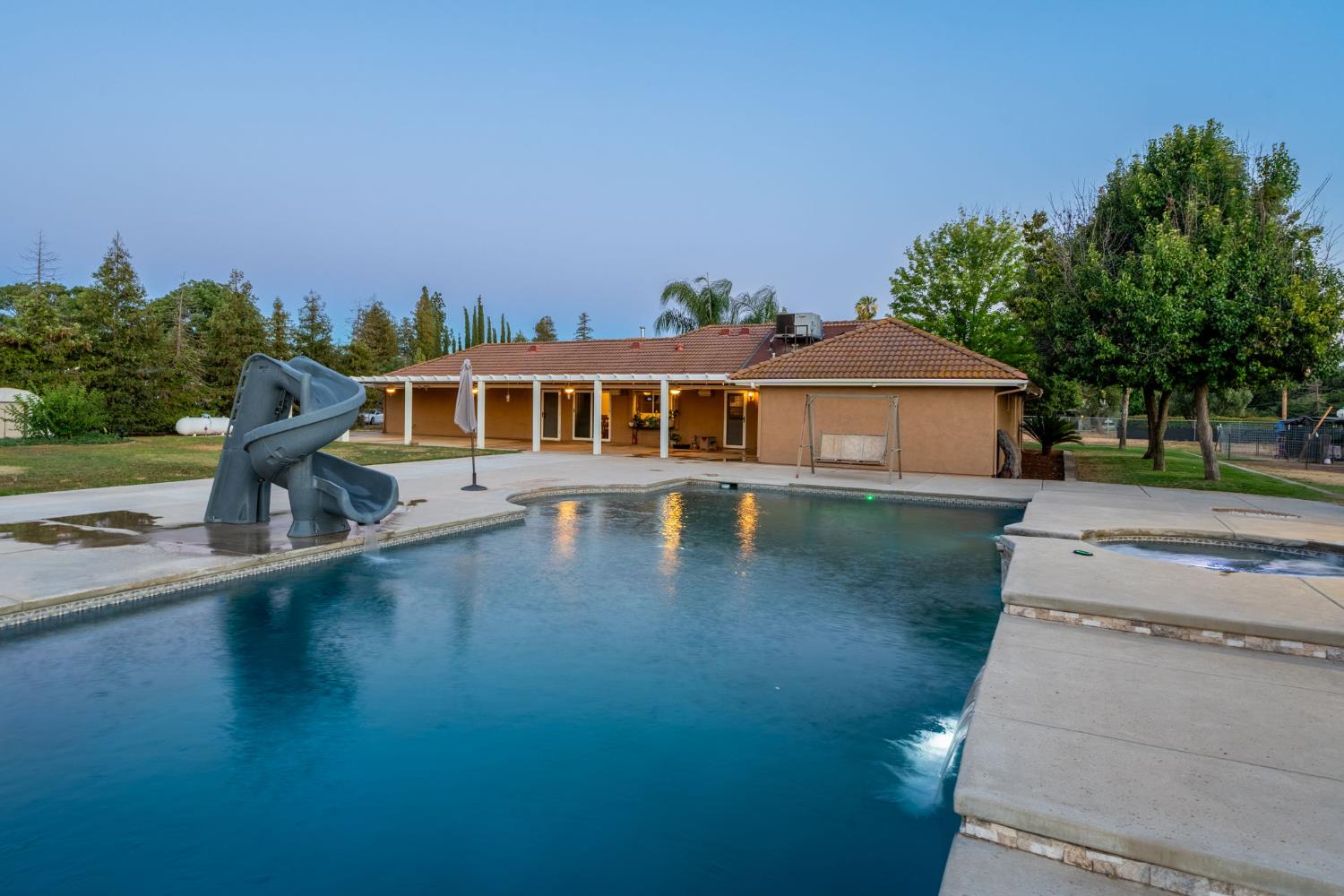 10024 E Bullard Ave, Clovis, CA 93619