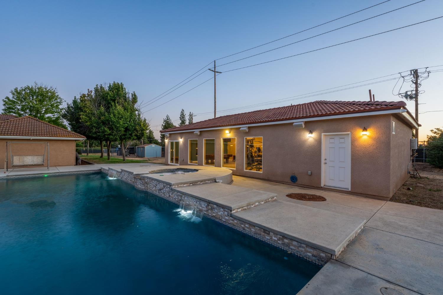 10024 E Bullard Ave, Clovis, CA 93619