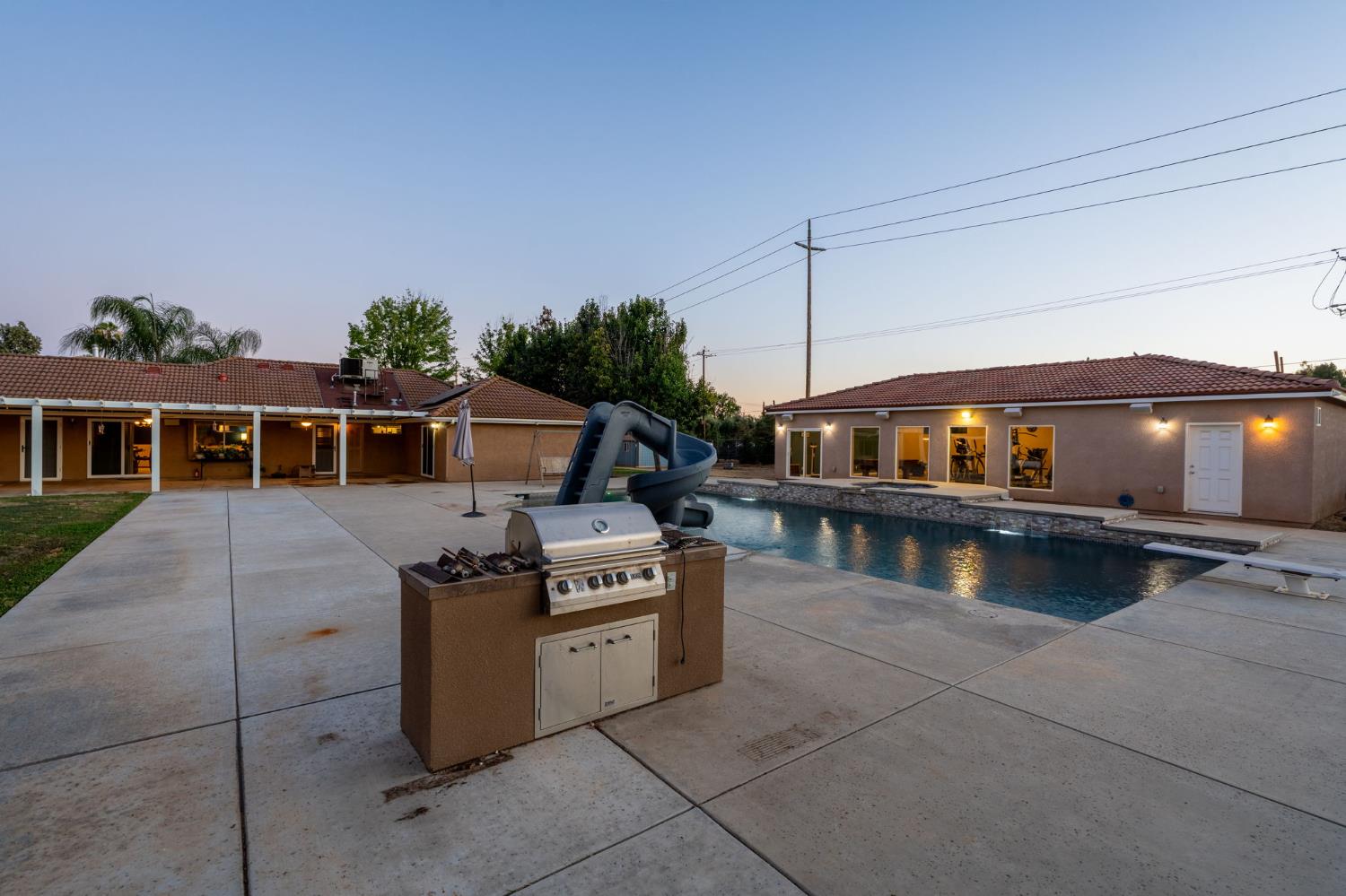 10024 E Bullard Ave, Clovis, CA 93619