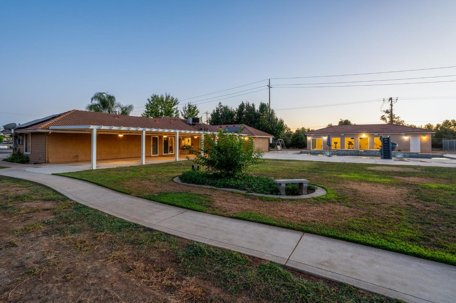 10024 E Bullard Ave, Clovis, CA 93619