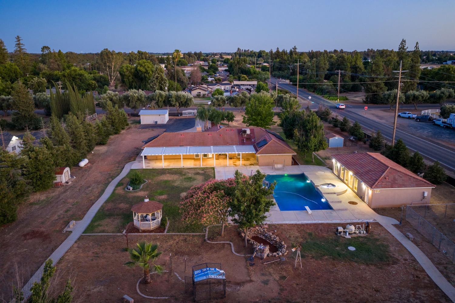 10024 E Bullard Ave, Clovis, CA 93619