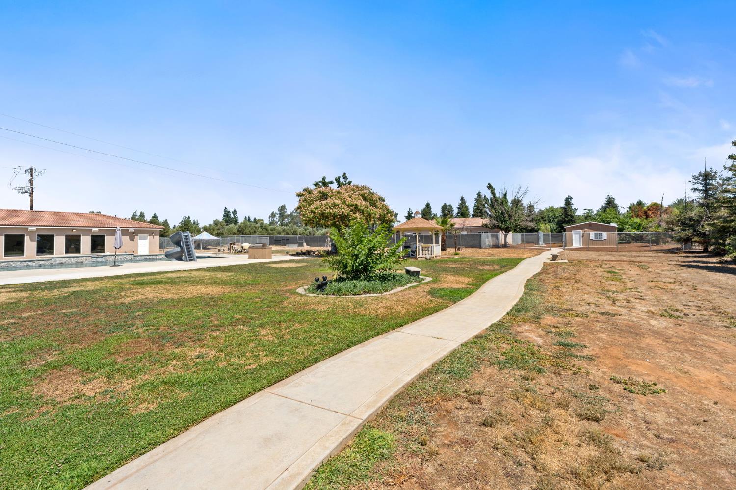 10024 E Bullard Ave, Clovis, CA 93619