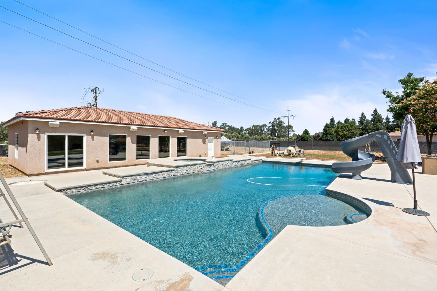 10024 E Bullard Ave, Clovis, CA 93619