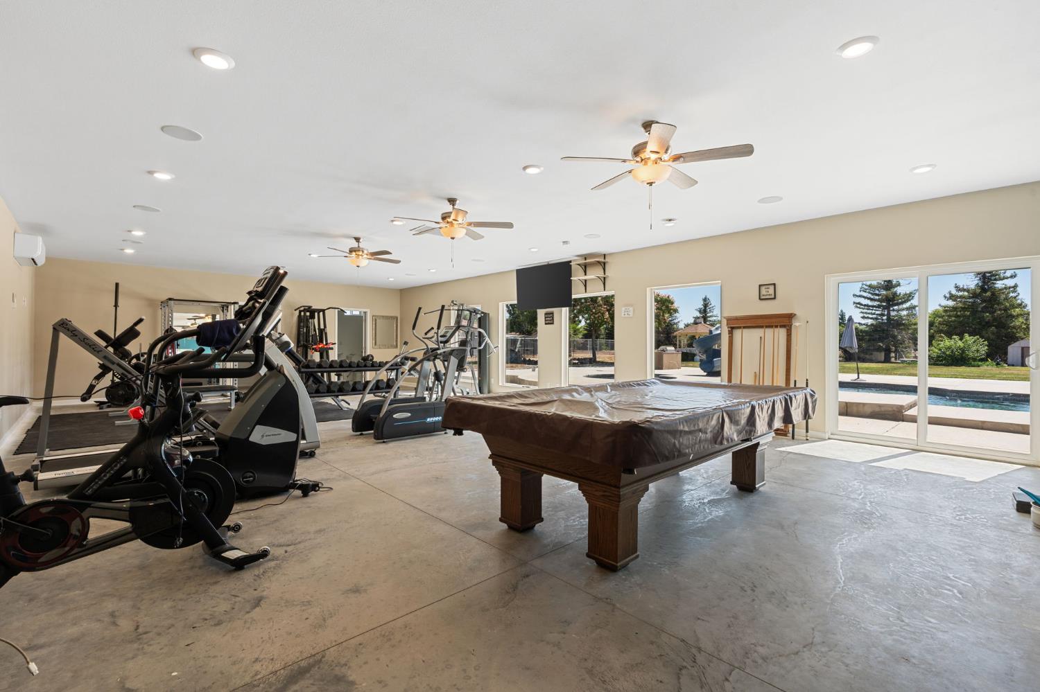 10024 E Bullard Ave, Clovis, CA 93619