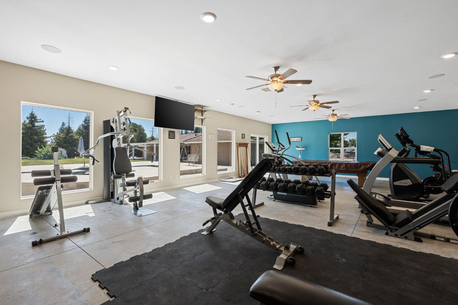 10024 E Bullard Ave, Clovis, CA 93619