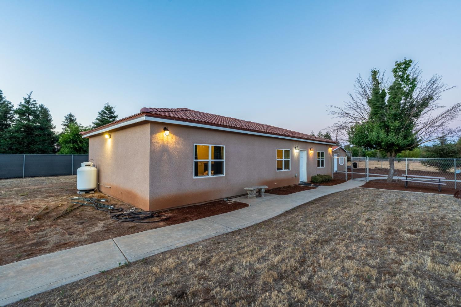 10024 E Bullard Ave, Clovis, CA 93619