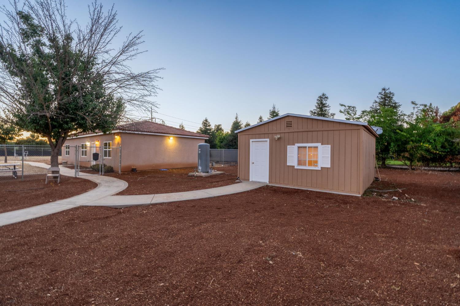 10024 E Bullard Ave, Clovis, CA 93619