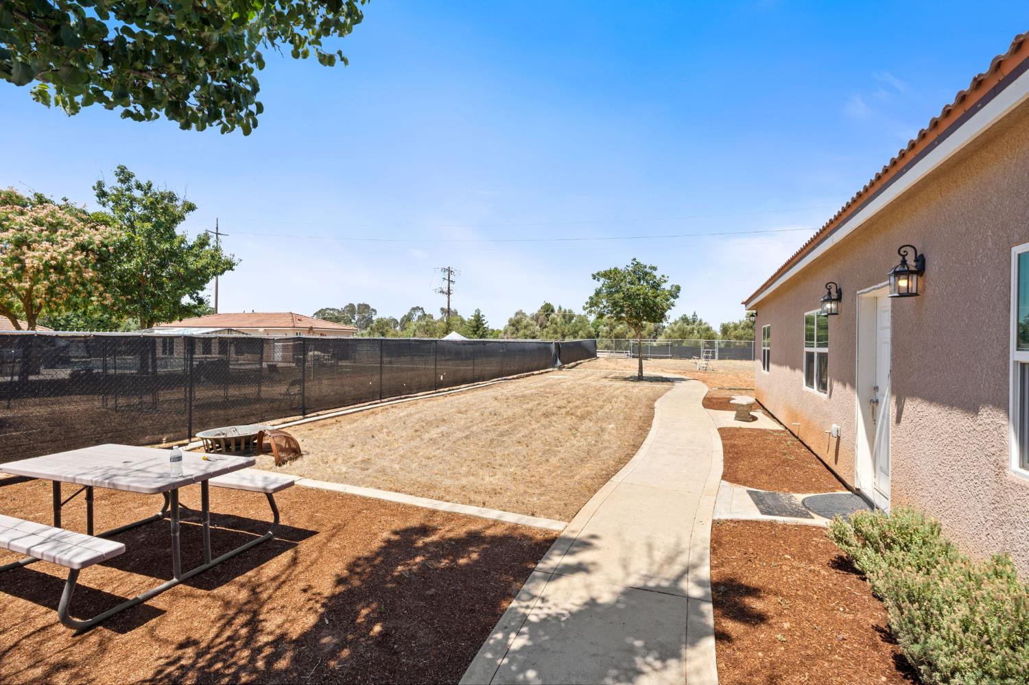 10024 E Bullard Ave, Clovis, CA 93619