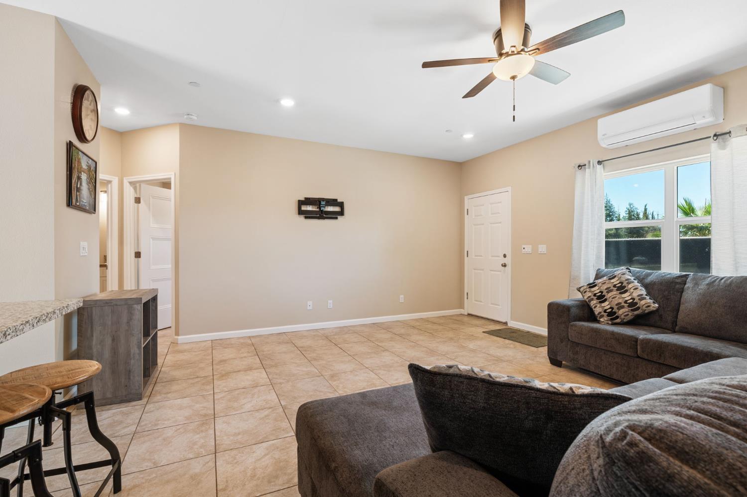 10024 E Bullard Ave, Clovis, CA 93619
