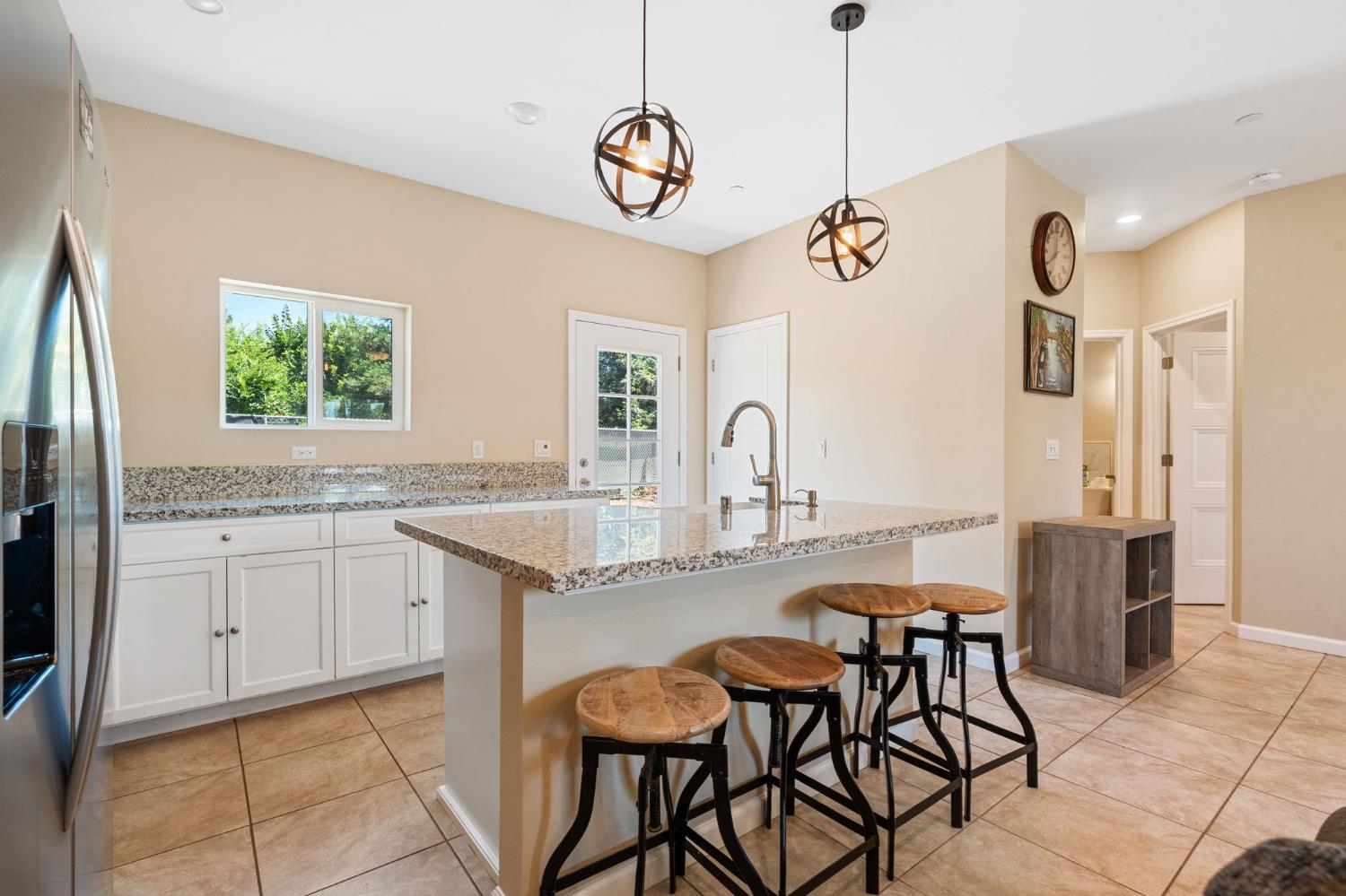 10024 E Bullard Ave, Clovis, CA 93619