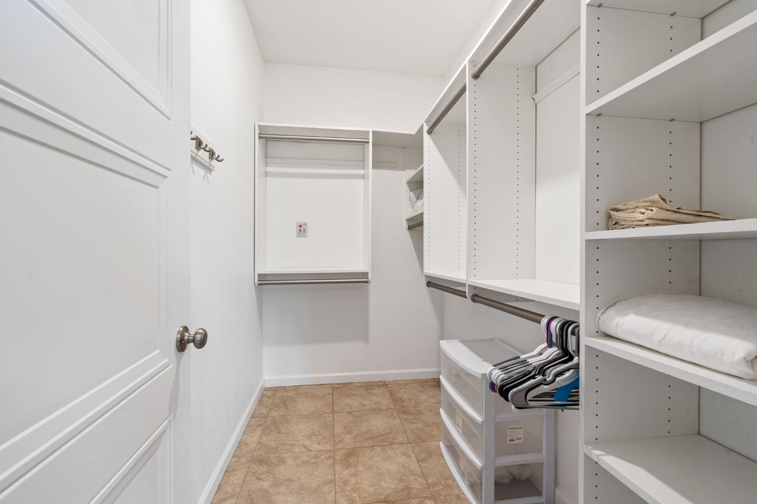 10024 E Bullard Ave, Clovis, CA 93619