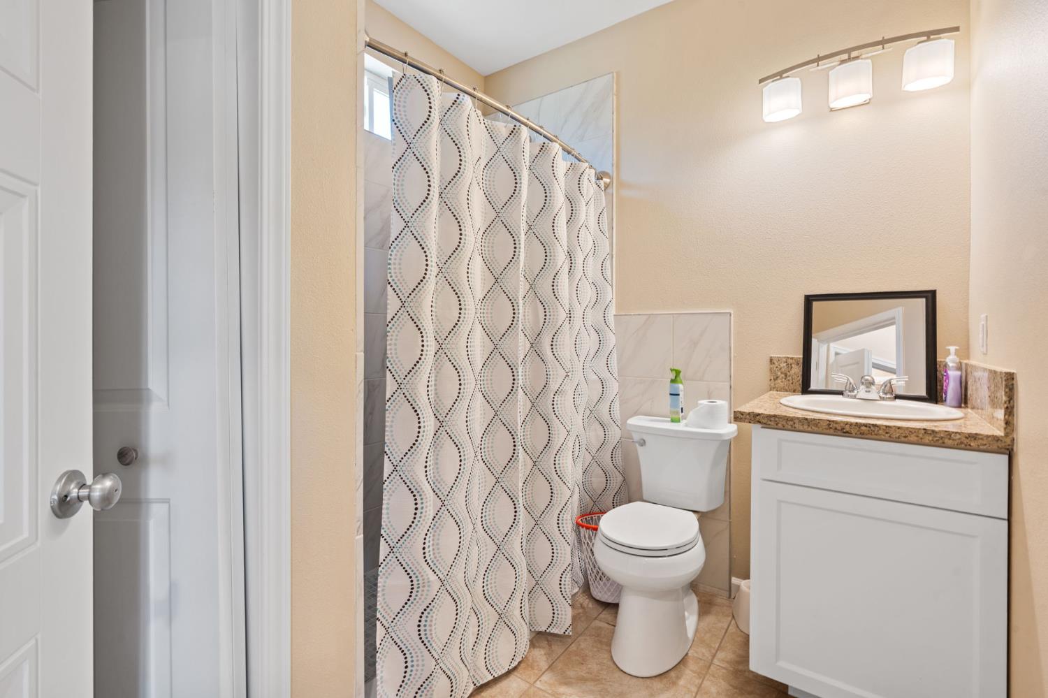10024 E Bullard Ave, Clovis, CA 93619