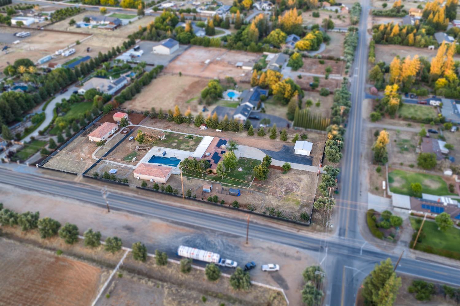 10024 E Bullard Ave, Clovis, CA 93619