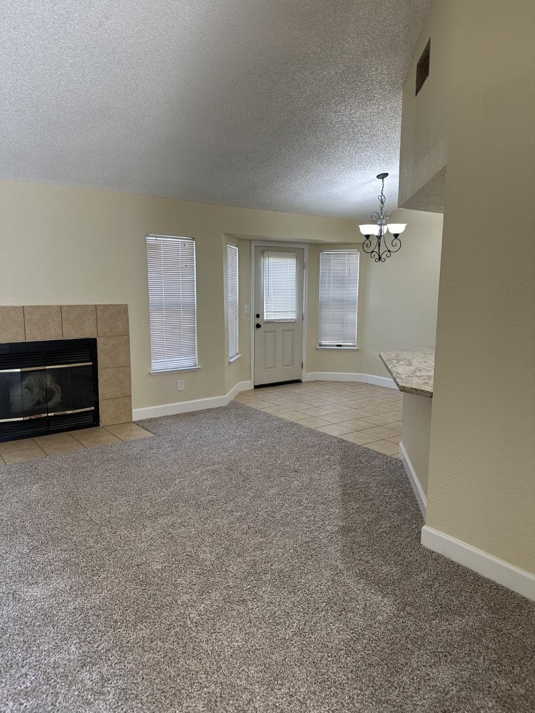 5140 E Kings Canyon Rd E #145, Fresno, CA 93727