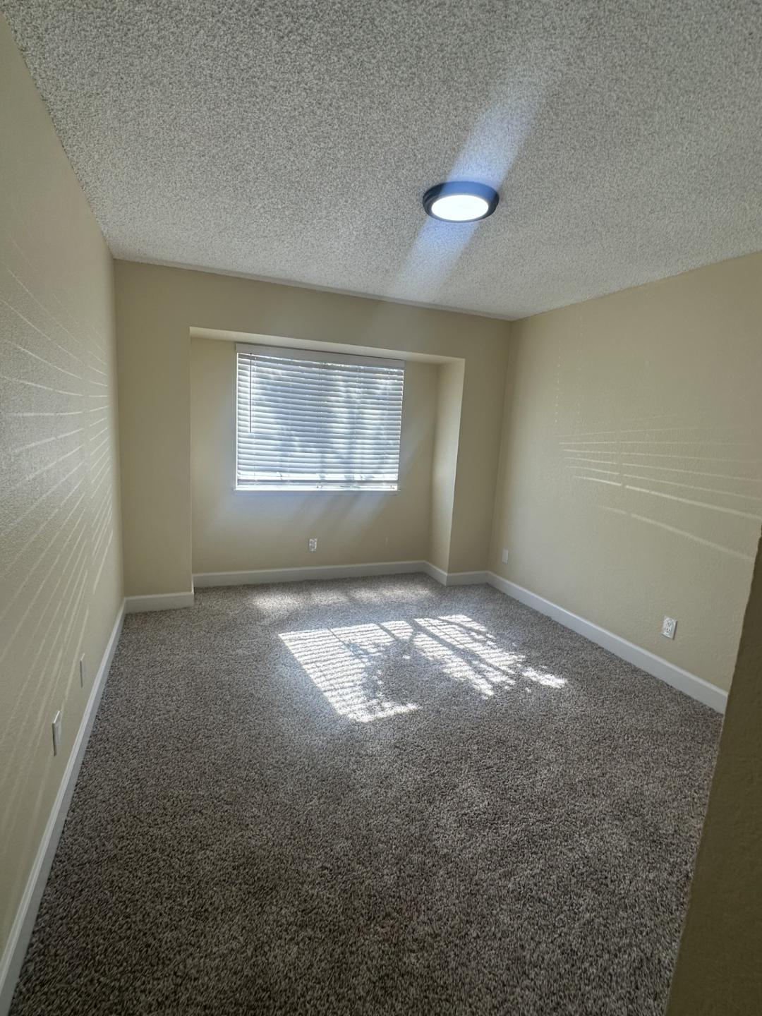 5140 E Kings Canyon Rd E #145, Fresno, CA 93727