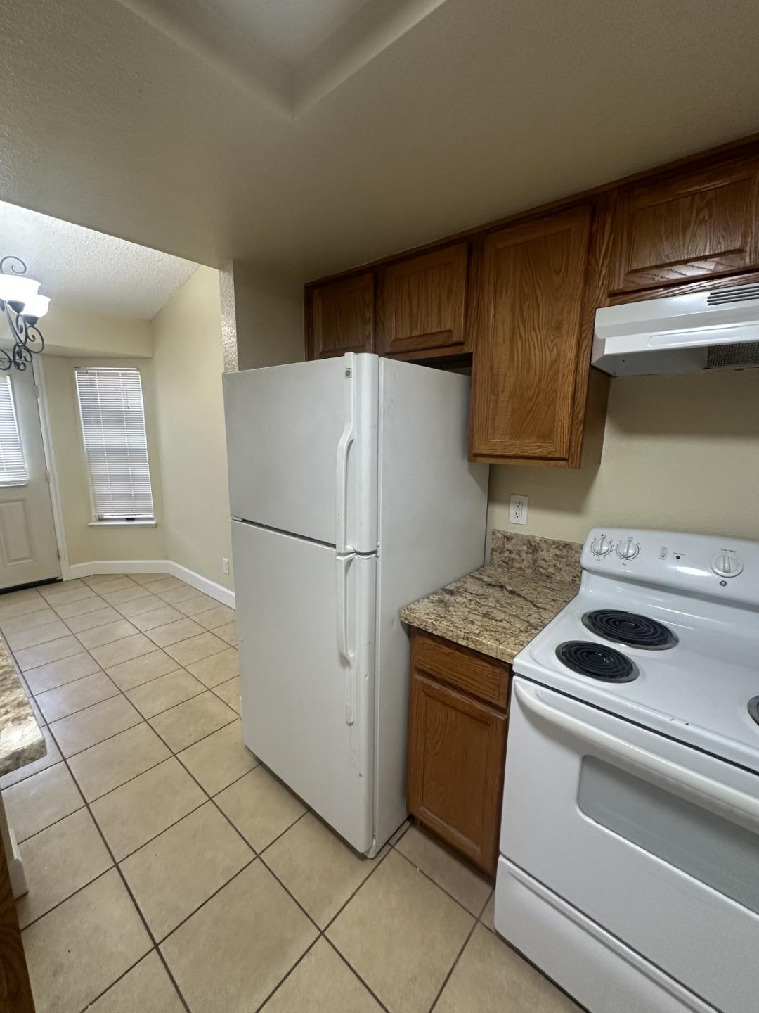 5140 E Kings Canyon Rd E #145, Fresno, CA 93727