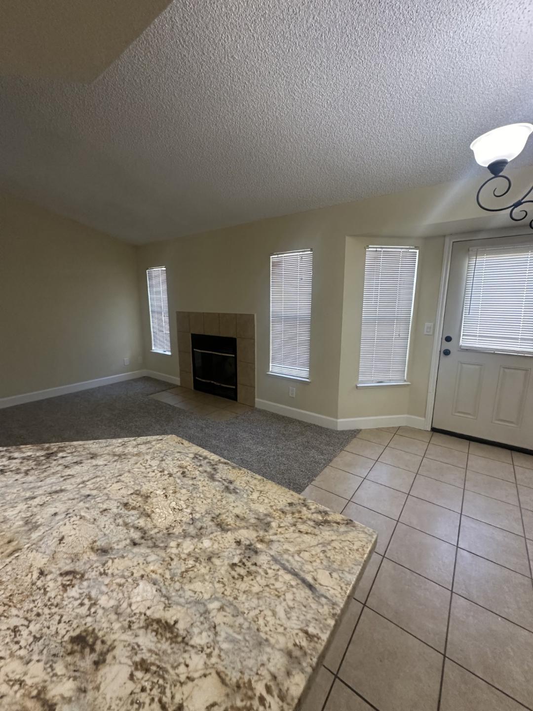 5140 E Kings Canyon Rd E #145, Fresno, CA 93727