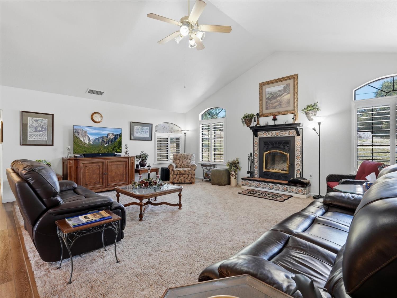 42704 Deep Forest Dr, Coarsegold, CA 93614