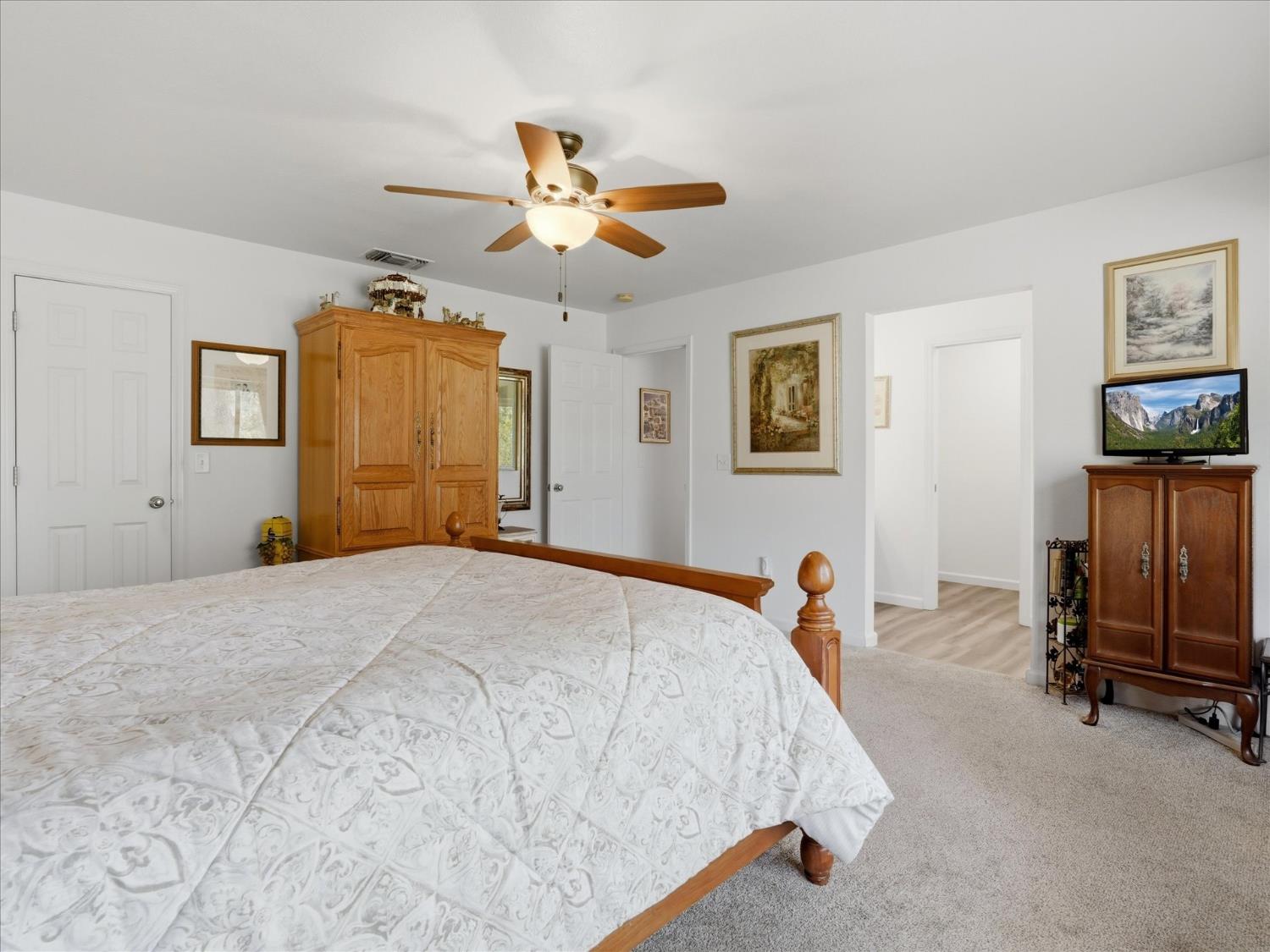 42704 Deep Forest Dr, Coarsegold, CA 93614