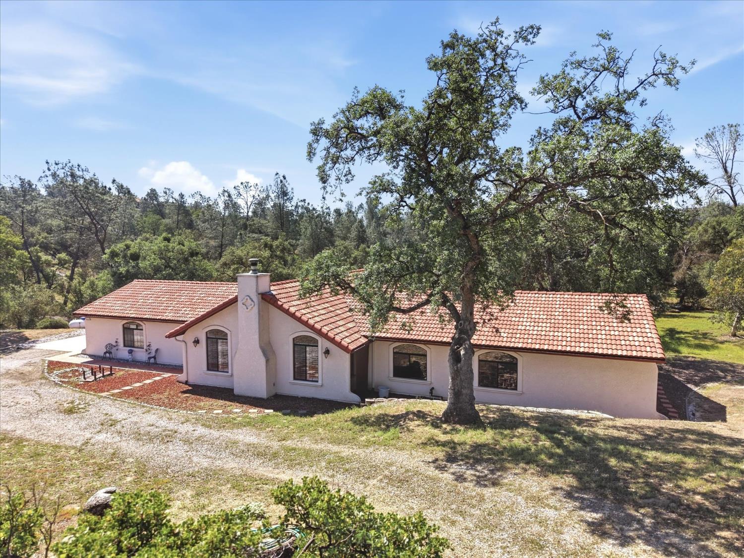 42704 Deep Forest Dr, Coarsegold, CA 93614