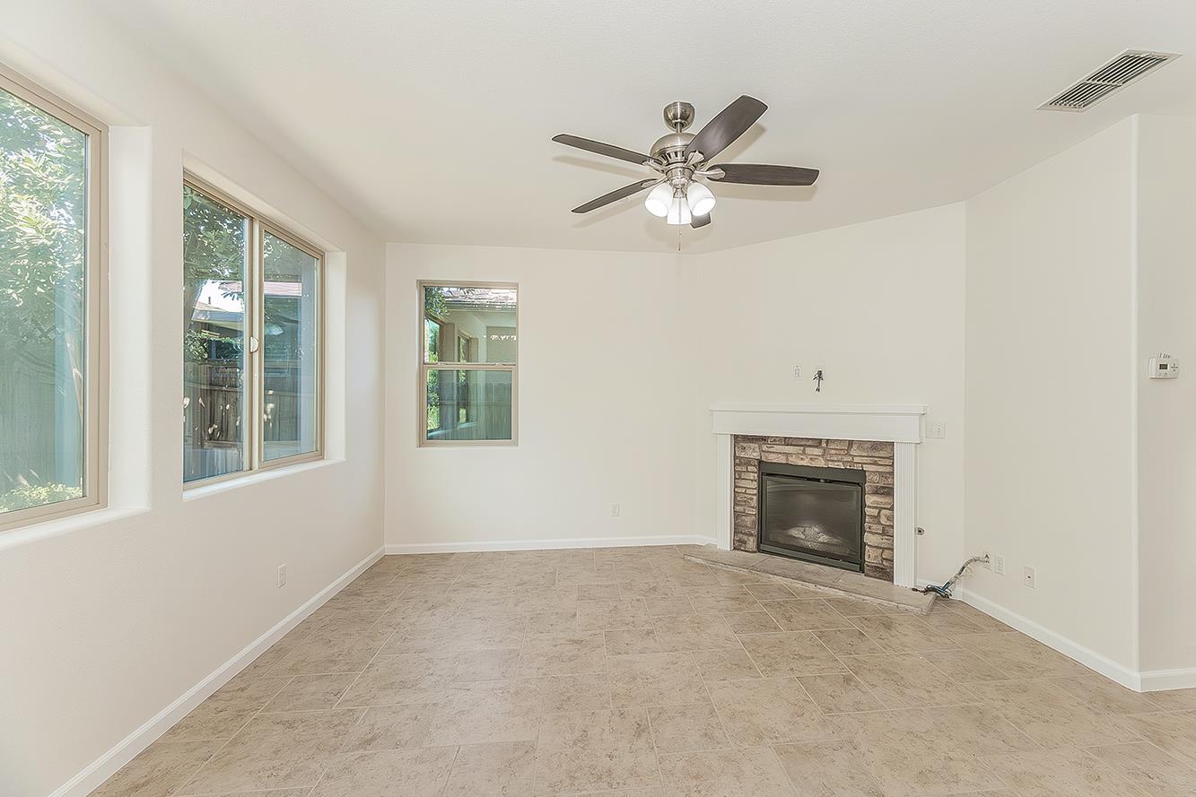 3113 Richert Ave, Clovis, CA 93619
