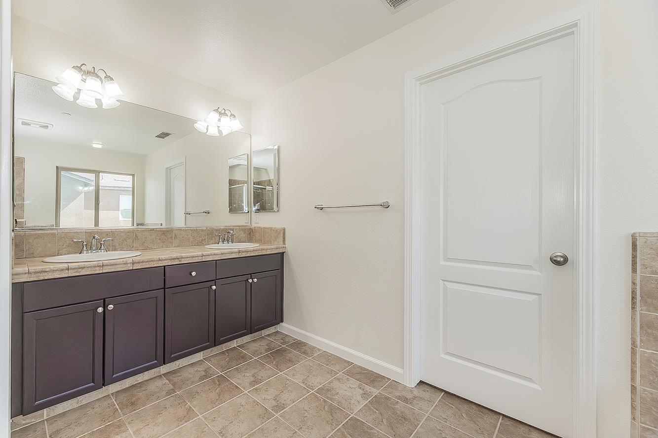 3113 Richert Ave, Clovis, CA 93619