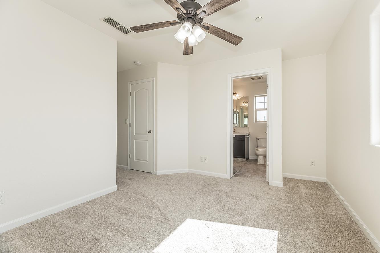 3113 Richert Ave, Clovis, CA 93619