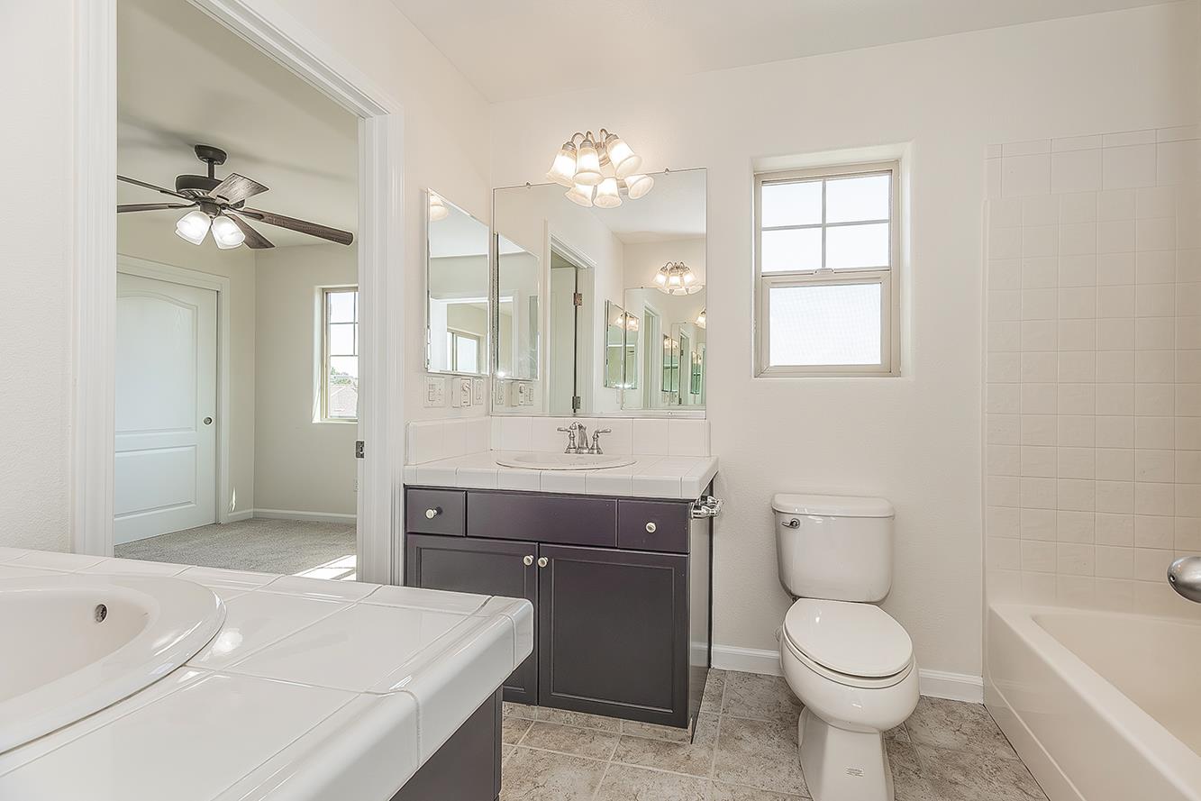 3113 Richert Ave, Clovis, CA 93619
