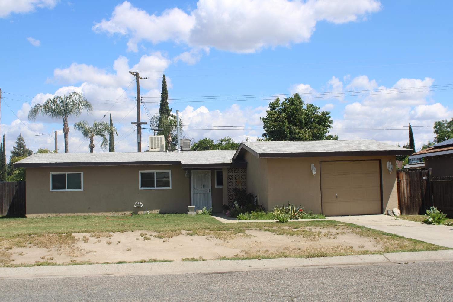 1312 N Gowdy St, Visalia, CA 93292