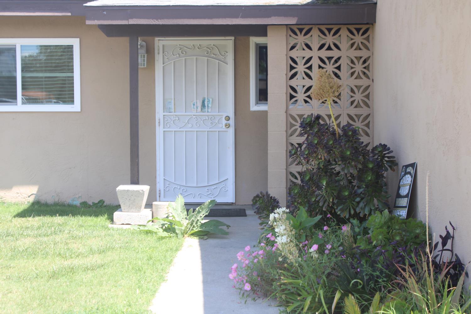 1312 N Gowdy St, Visalia, CA 93292