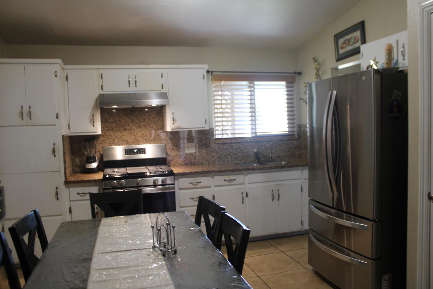 1312 N Gowdy St, Visalia, CA 93292