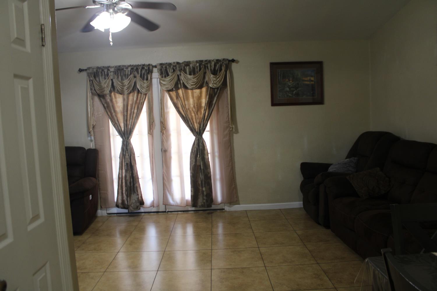 1312 N Gowdy St, Visalia, CA 93292