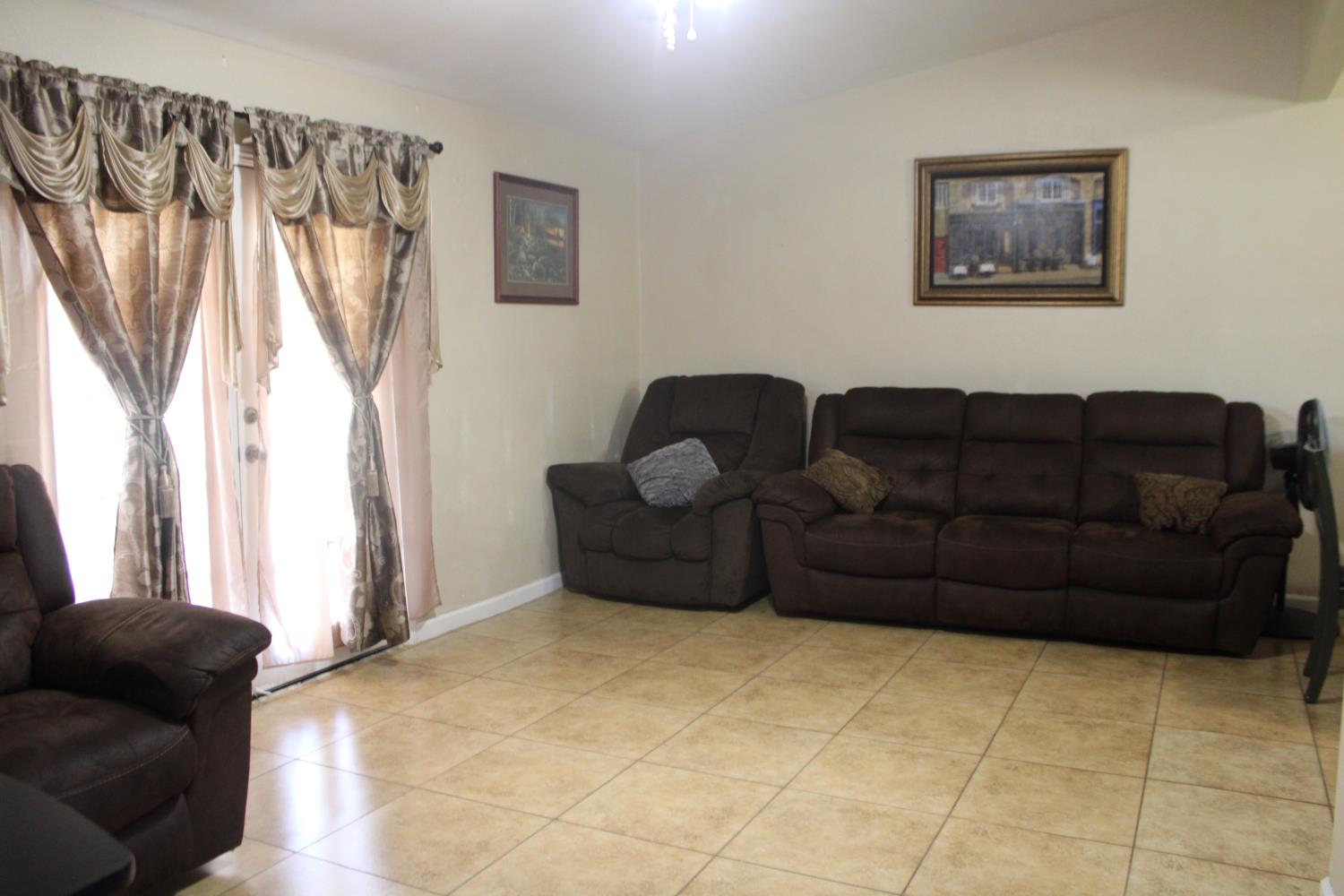 1312 N Gowdy St, Visalia, CA 93292