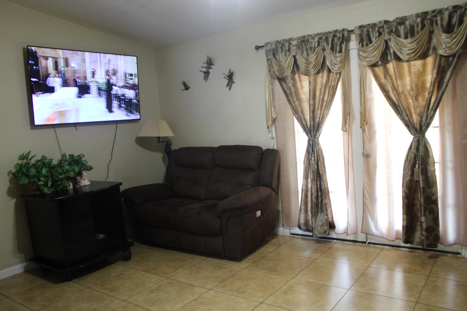 1312 N Gowdy St, Visalia, CA 93292