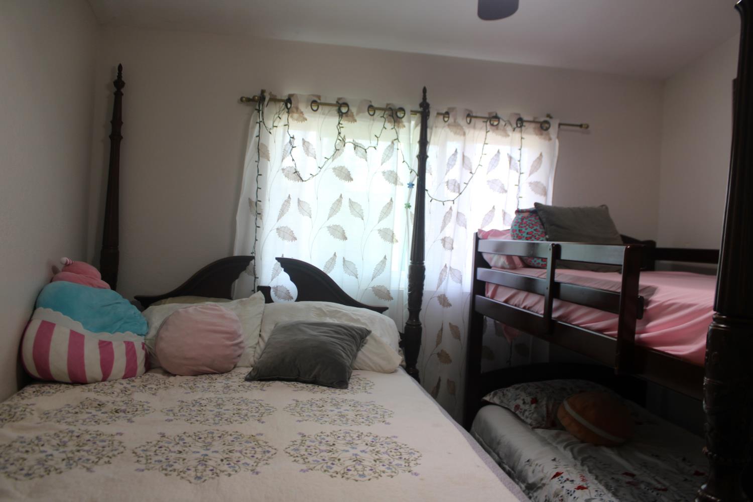 1312 N Gowdy St, Visalia, CA 93292