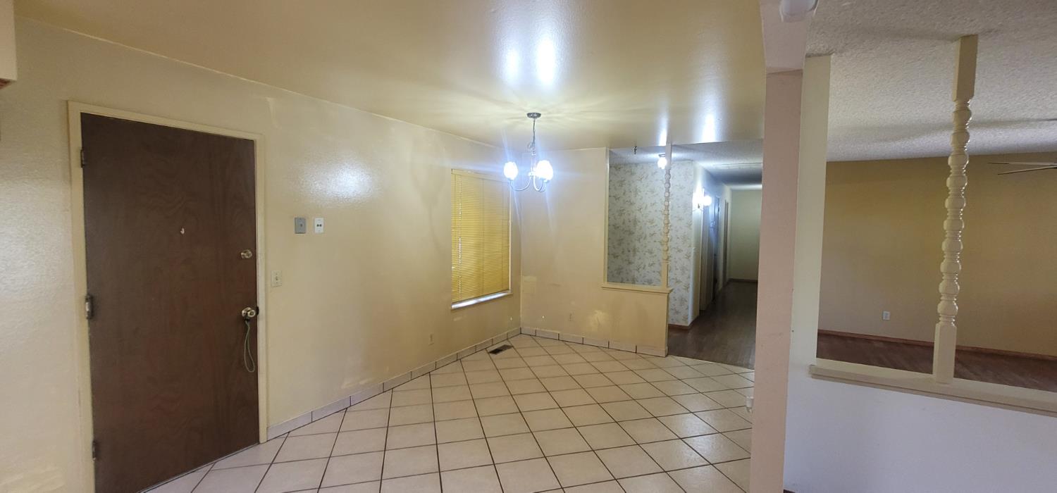 6166 N Blosser Ave, Fresno, CA 93711