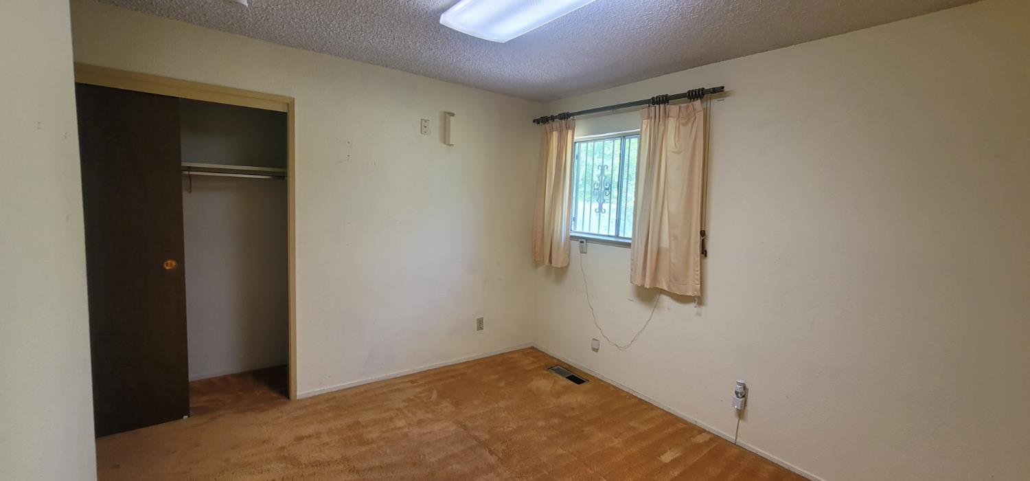 6166 N Blosser Ave, Fresno, CA 93711