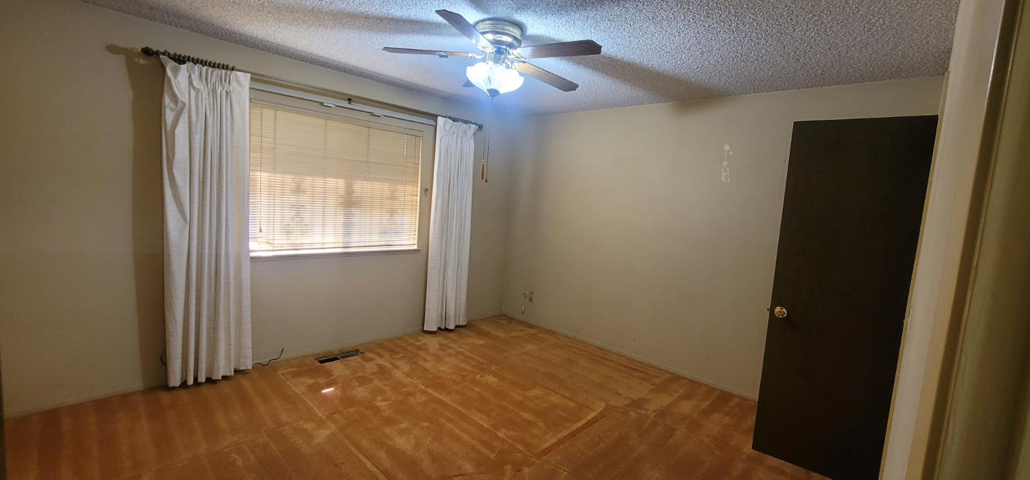 6166 N Blosser Ave, Fresno, CA 93711