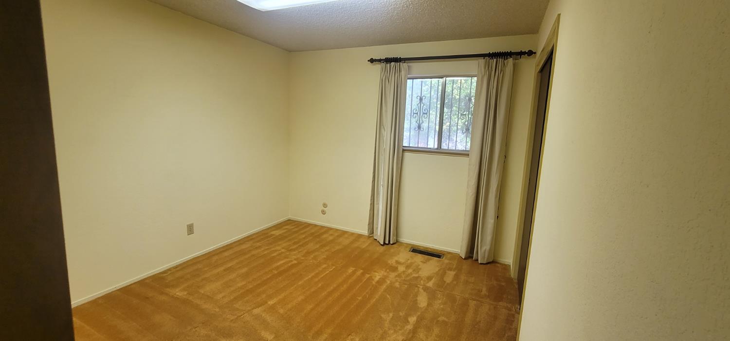 6166 N Blosser Ave, Fresno, CA 93711