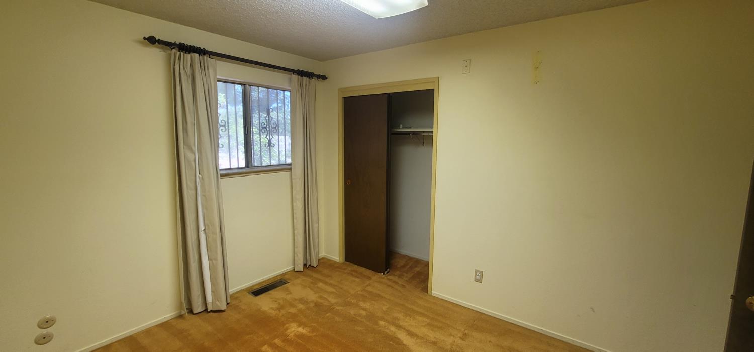 6166 N Blosser Ave, Fresno, CA 93711